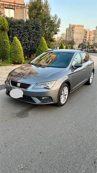 Seat Leon 2018 فابريكا برا وجوا بالكامل اعلي فئه