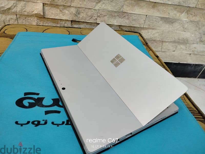 microsoft surface pro 4 Core i5 6th Ram 8 Hard 256 8