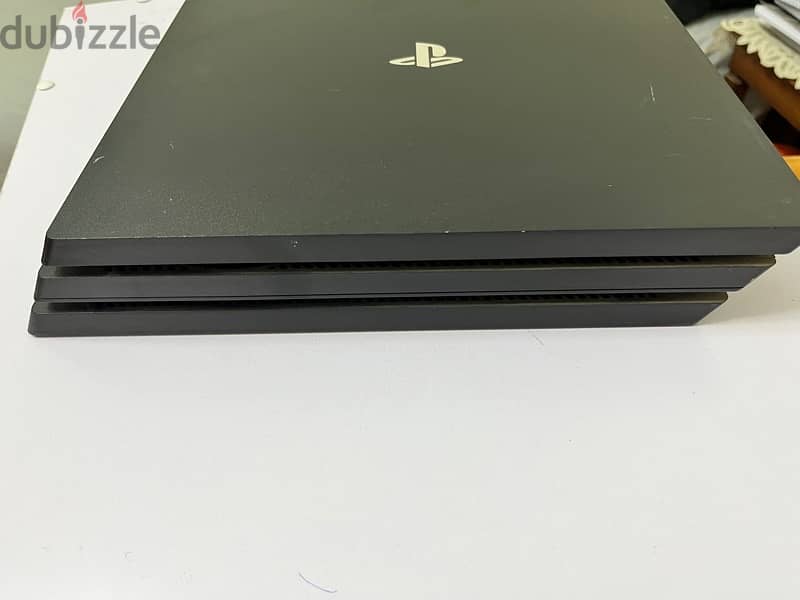 playstation 4 pro perfect condition 6