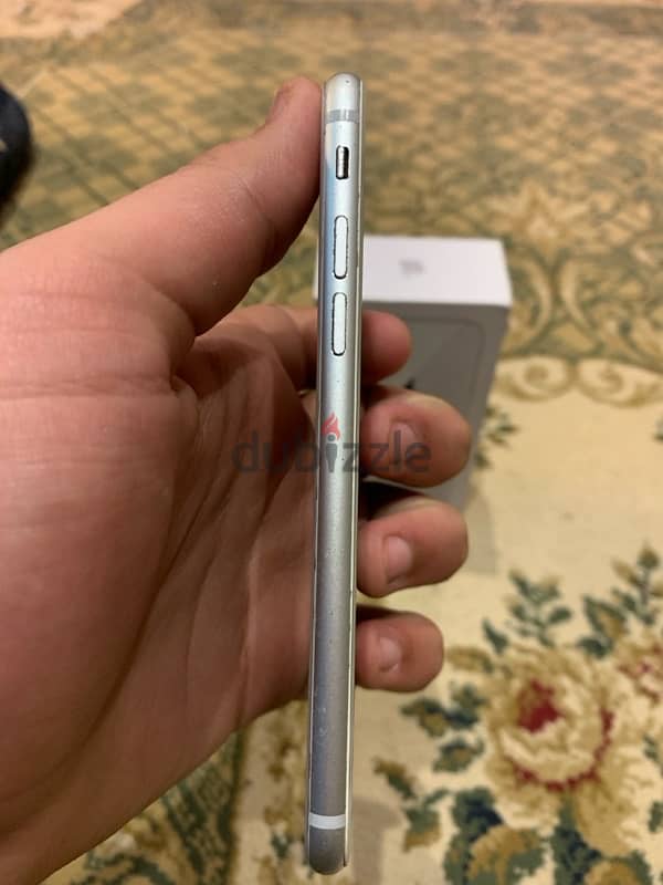 ايفون 8 64GB 7