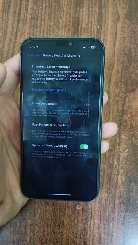 ايفون 11  64 جيجا بطاريه 75 شغال كل حاجه 4