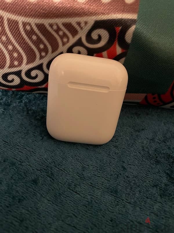 AirPods 2 ابل اصلي حاله ممتازه ناحيه يمين فقط 2