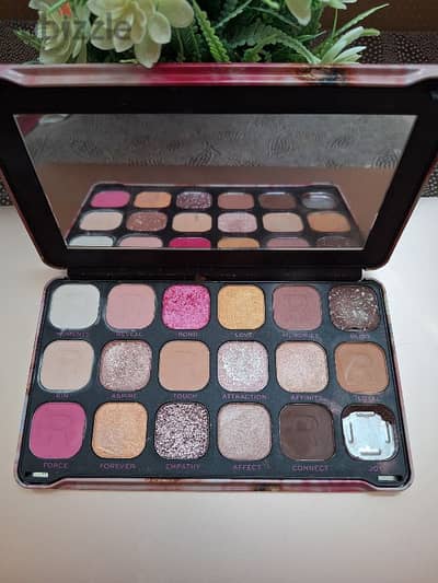 Makeup Revolution Eyeshadow Palette