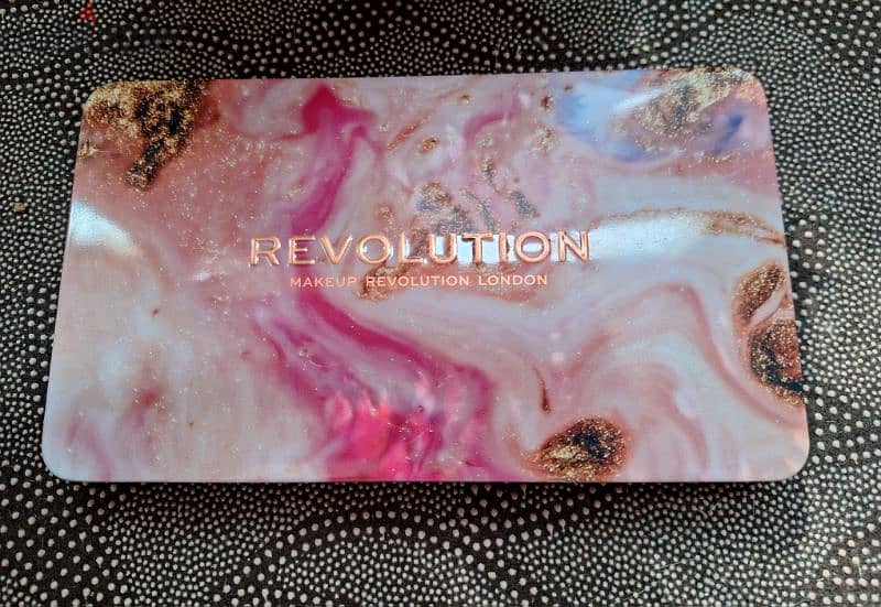 Makeup Revolution Eyeshadow Palette 1