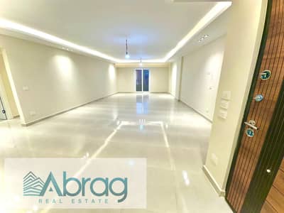 For sale, first residence, 170-square-meter apartment, ultra-super-luxurious finishing, immediate delivery, Sheikh Zayed