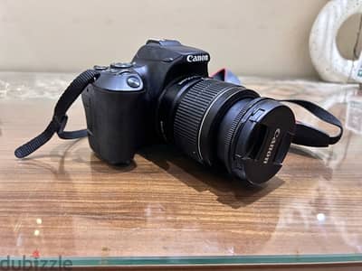 كاميرا Canon 250D استعمال شخصي بالكرتونة وكل حاجة