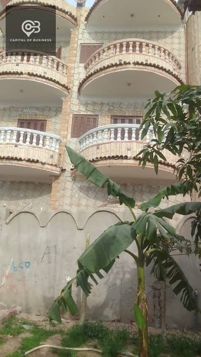 House for sale 3 floors, super lux, the finest neighborhoods of the tenth of Ramadan