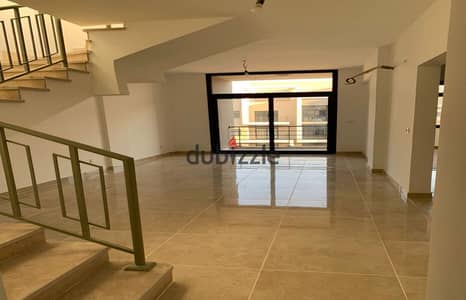 Penthouses with Kitchen and Acs for rent in fifth square marasem new cairo