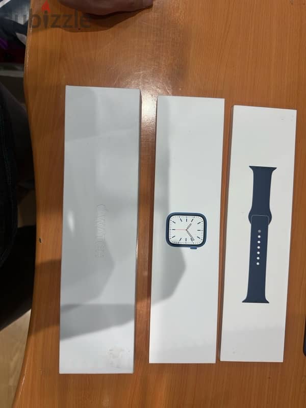 apple watch series 7 45mm blue aluminum case in a very good condition 4