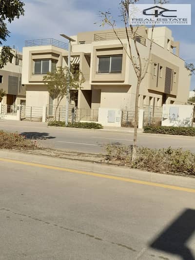 Villa Standalone for sale 294m in Palm Hills new cairo READY TO MOVE  with installment Open view on landscape in the best location in fifth settlement