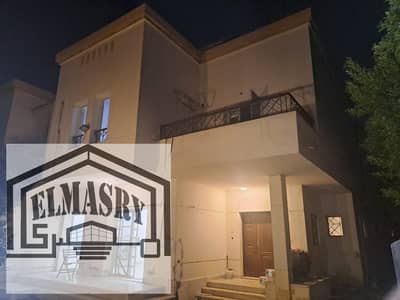 Villa for sale, townhouse, area 200 square meters, in the best location in Rehab City, New Cairo