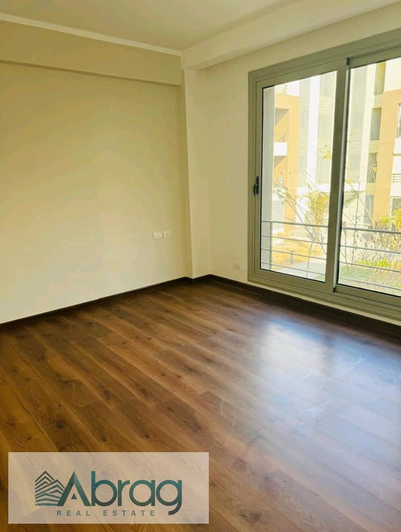 For rent, an apartment of 133 square meters, two rooms, a kitchen, and air conditioning, first residence in Palm Parks Compound, 6th of October 0