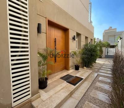 Fully finished town house early delivery in Mountain View 4 next to New Giza with Installments