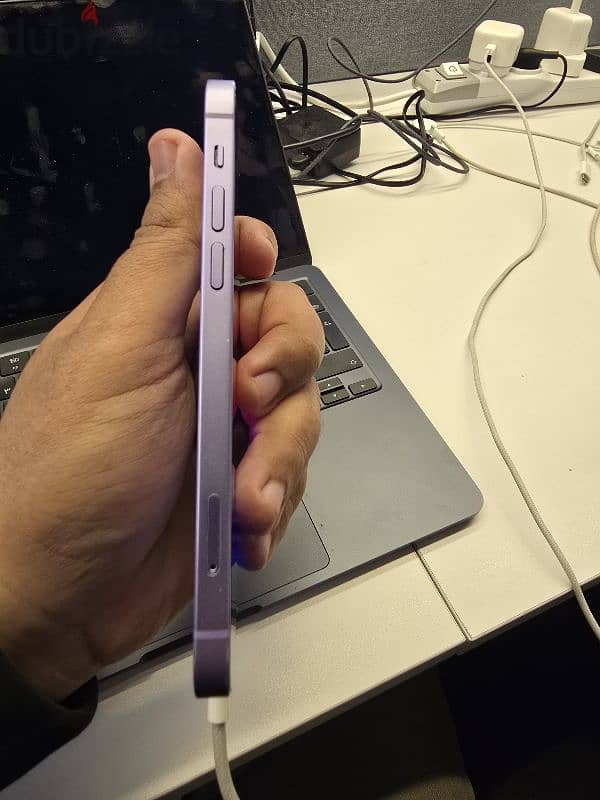 Iphone 12 purple with box | ايفون ١٢ بنفسجي بالعلبة 4