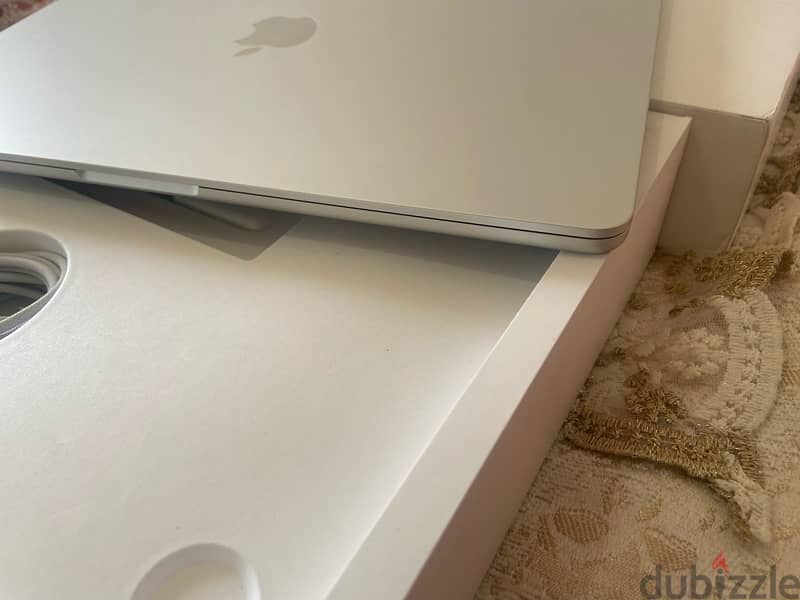 Macbook Air M2 15 Inch 512GB جديد تماما بدون ولا خدش بكل حاجته 0