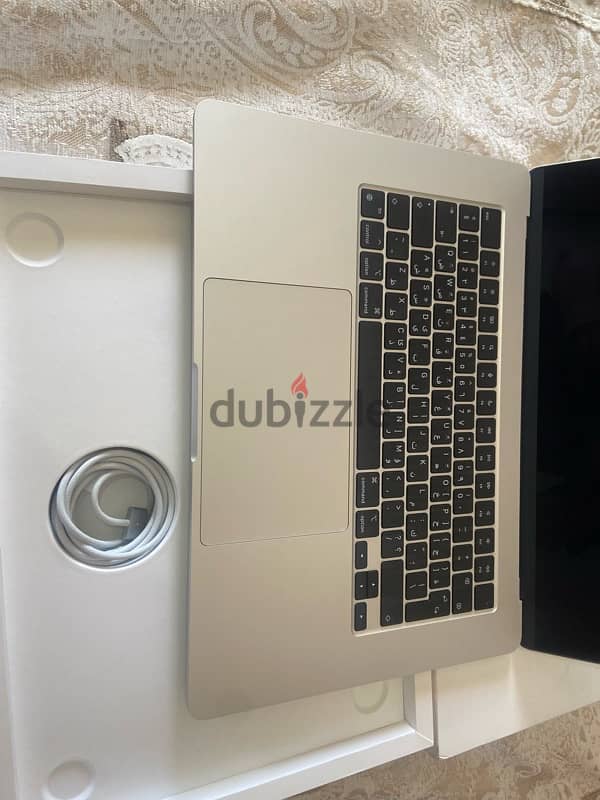 Macbook Air M2 15 Inch 512GB جديد تماما بدون ولا خدش بكل حاجته 3