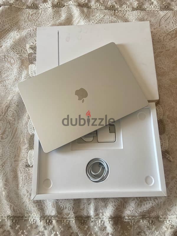 Macbook Air M2 15 Inch 512GB جديد تماما بدون ولا خدش بكل حاجته 4