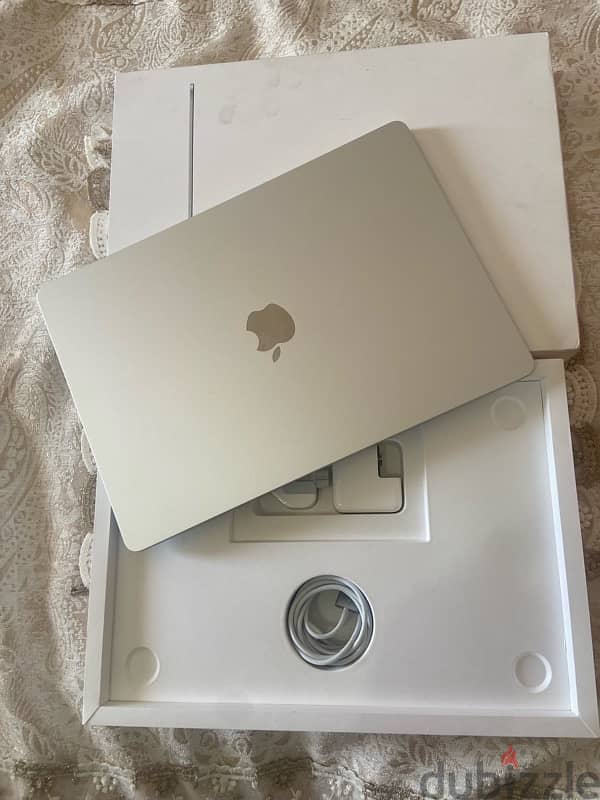 Macbook Air M2 15 Inch 512GB جديد تماما بدون ولا خدش بكل حاجته 5