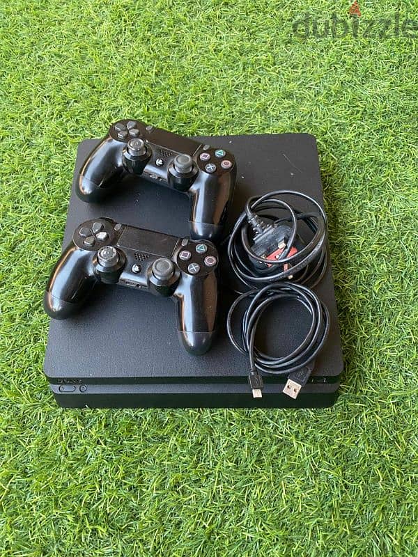 playstation 4 slim مستعمل بحالة جيدة GB500 1