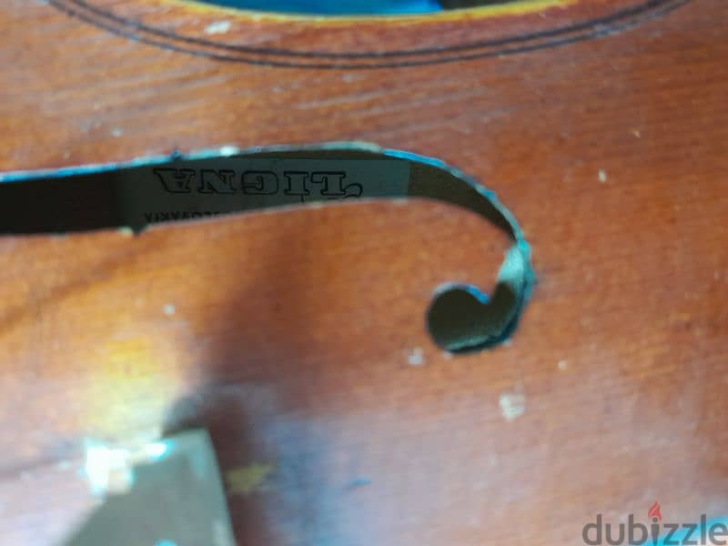 very old violin 4