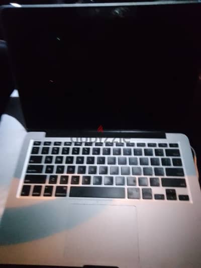 macbook pro Retina mid 2014 . . broken screen