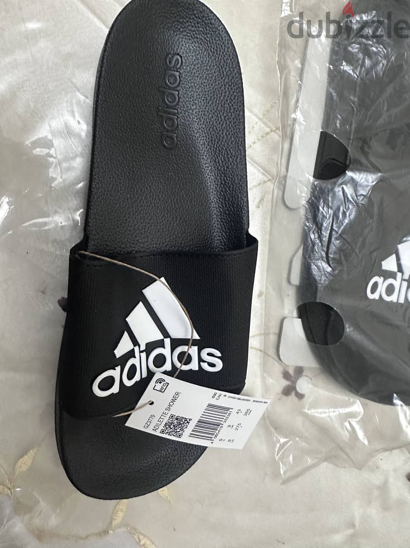 Adidas slides size 43 شبشب اديداس مقاس 43 0