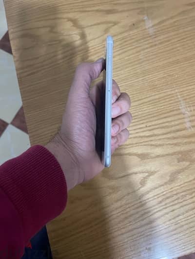 iphone 8 plus شغال ماشاء الله