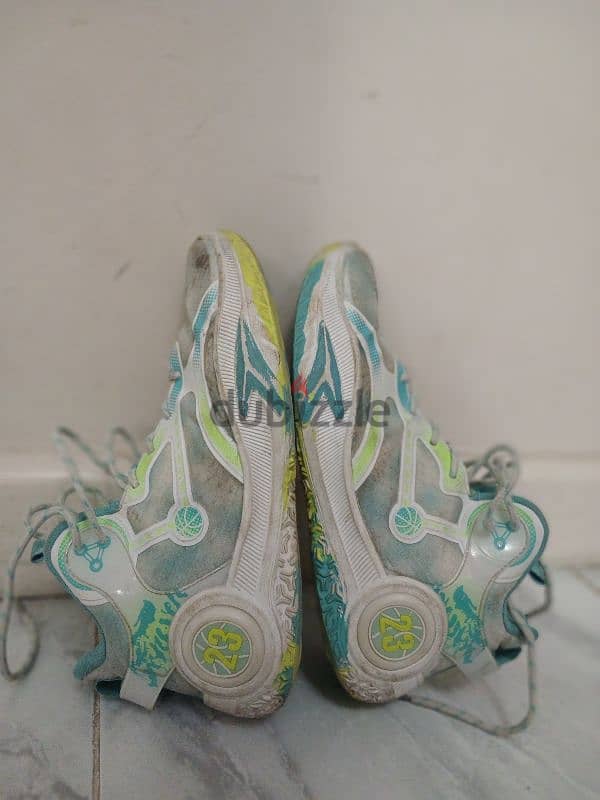 Used basketball shoes 6