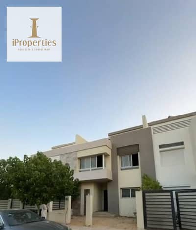 Under Market Price -4bedrooms Townhouse for sale Bua 256 - in Hyde Park Compound, Fifth Settlement