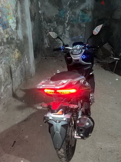 اسكوتر هوجن adv200