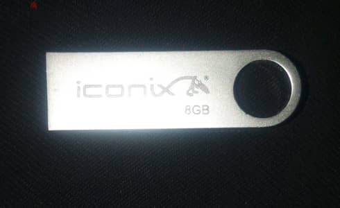 فلاشة iconicx 8 GB