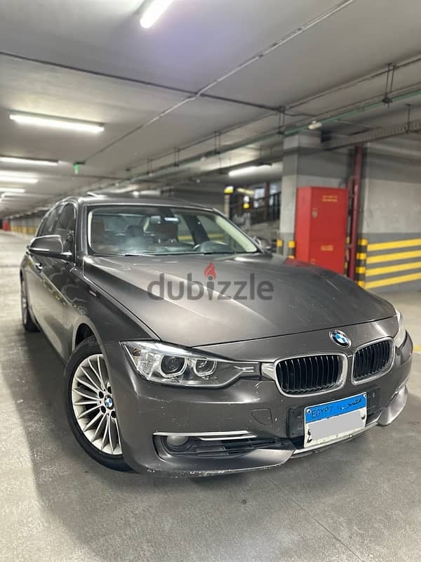 BMW 320i 2013 LUXURY 0