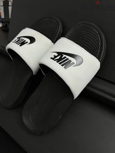 Nike Victori One slide