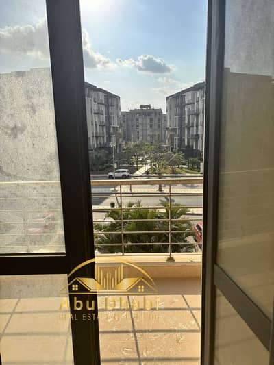 Apartment 143 m for sale in cash in Madinaty, Phase 8 B8, the most upscale phase of Madinaty. The apartment overlooks an unspoiled street view. "First