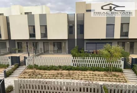 Townhouse Corner 220m for sale prime location view landscape with down payment and installments In Al-Burouj