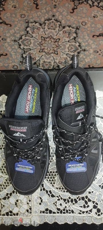 NEW sketchers Original size 41 8