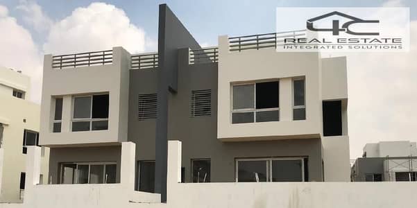 The lowest price for a twin house 5-bedroom ready to move prime location in the phase in Hyde Park with a open landscape view is 3 million less than