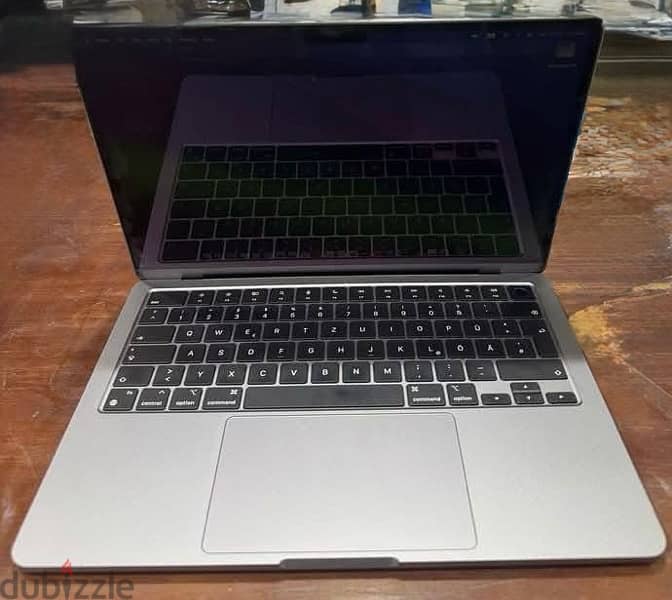 Apple Mac book pro 1