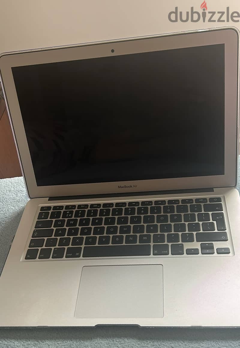 MacBook Air 2013 , 13 inch , HDD 128 , 4 RAM (Can be 8GB), core i5 1