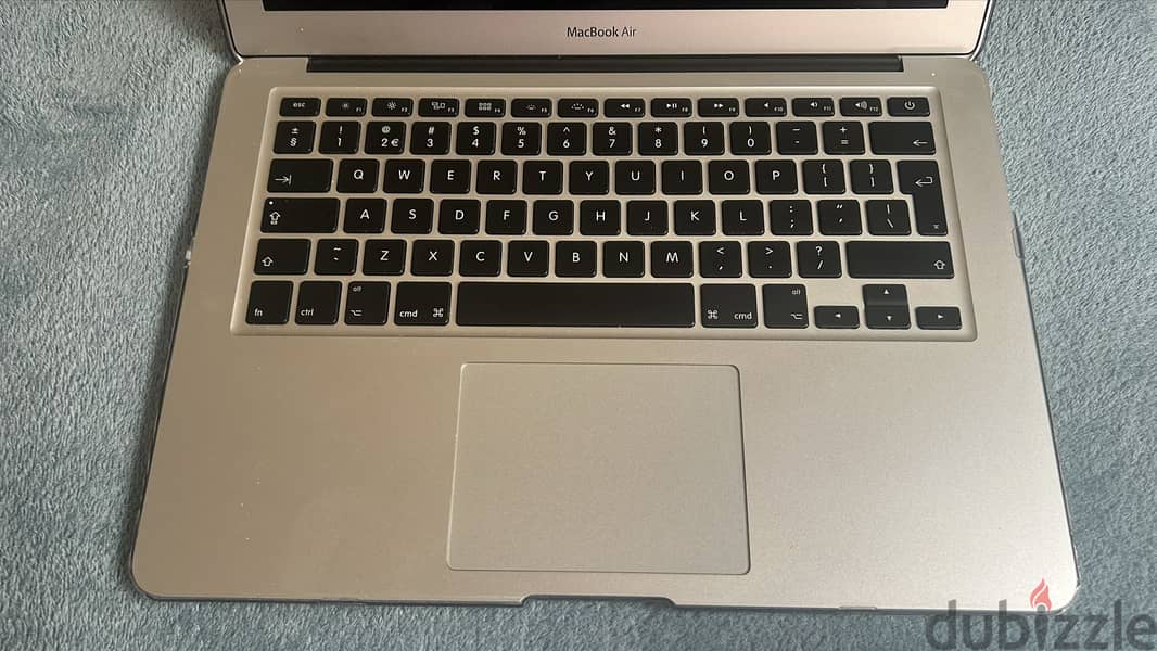 MacBook Air 2013 , 13 inch , HDD 128 , 4 RAM (Can be 8GB), core i5 2