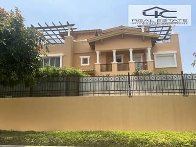 Twin house in compound ready to move in hyde park built up area 237m , land of area 300m asking price : 12,000,000