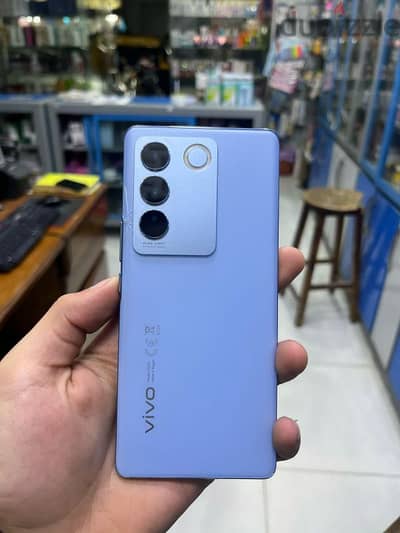 vivo 27 5 g 256 كسر زيرو معاه كل حاجتوو