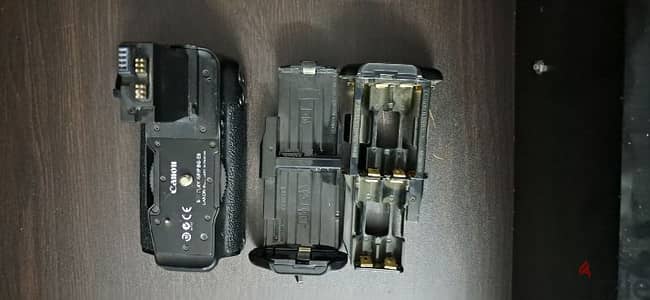 Battery Grip 700D + mic rode + pack bag