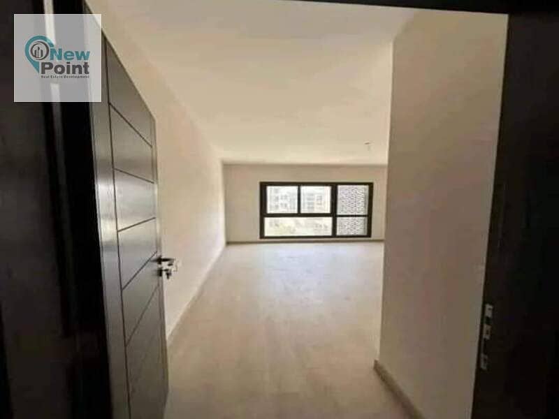 Next to the financial district, own a 145 m² apartment, immediate delivery, fully finished, in a compound ready for inspection in the Administrative C 0