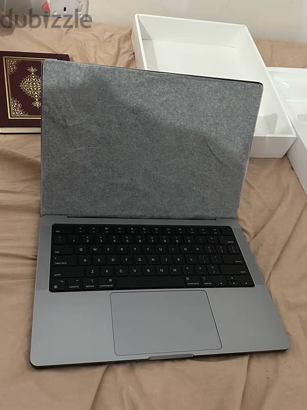 macbook pro 14 inch 1