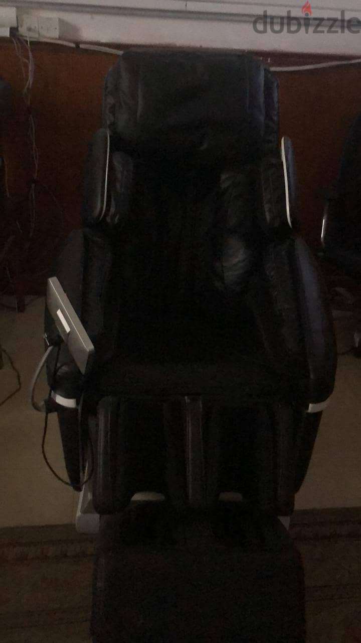 Robot massage chair 0