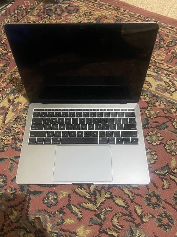 MacBook Pro 13-inch 2017 1