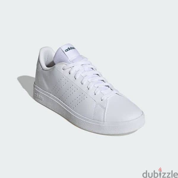 adidas advantage shoes white بعلبته والتيكت مقاس ٤٣ 2