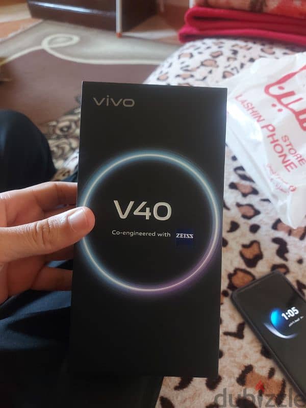 Vivo V40 5G 4