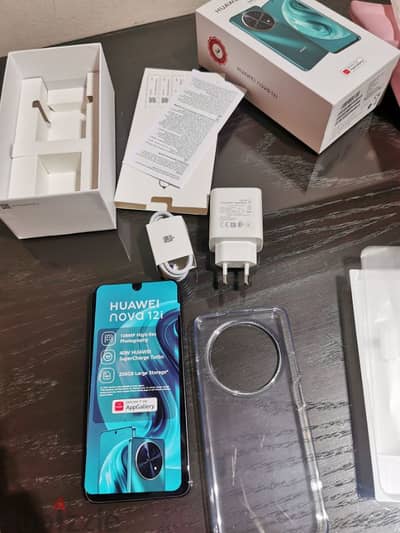 Huawei nova12i